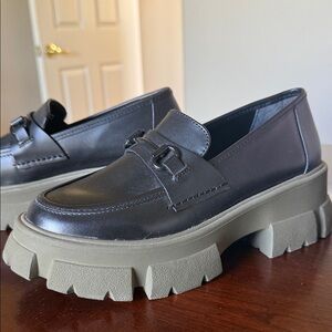 Steve Madden Black Leather Lug Sole Penny Loafers